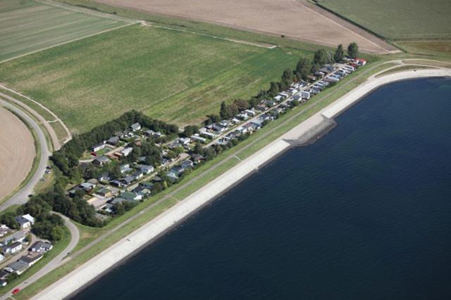 Bungalow Aan De Thoolse Kust Poortvliet Exteriör bild