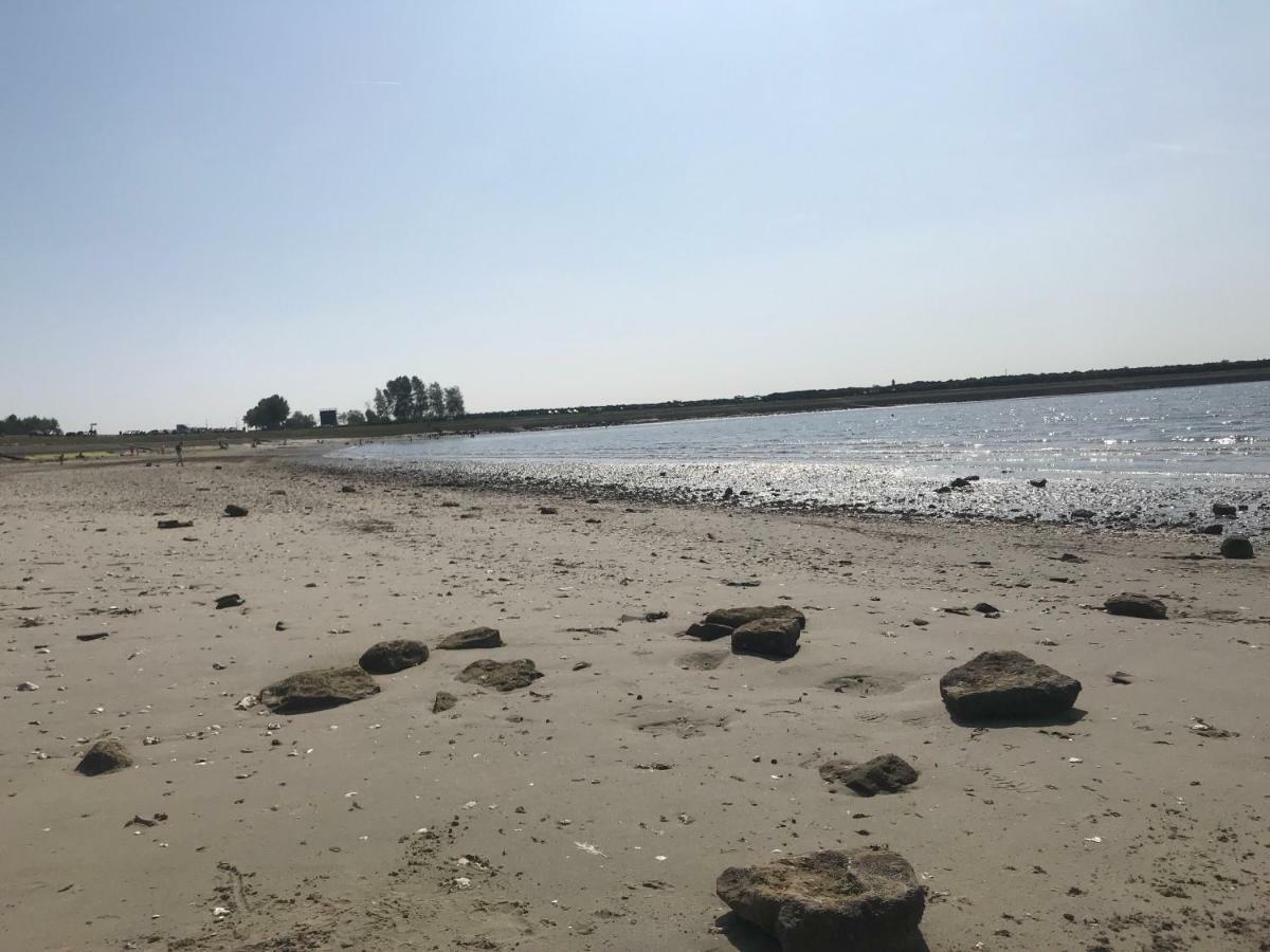 Bungalow Aan De Thoolse Kust Poortvliet Exteriör bild